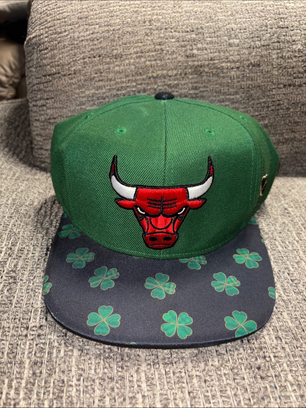 Adidas Green Chicago Bulls St Patrick’s Day Clover Snapback Hat OSFA
